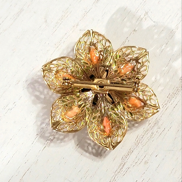 Peridot Angel Skin Coral Flower Vintage Brooch Pin - Picture 3 of 5